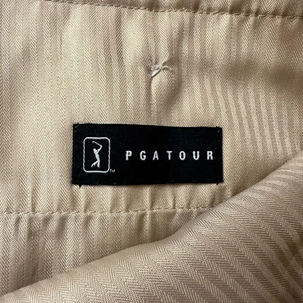 EUC PGA Tour Men’s White 10” Golf Dress Shorts Flat Front - Size 36